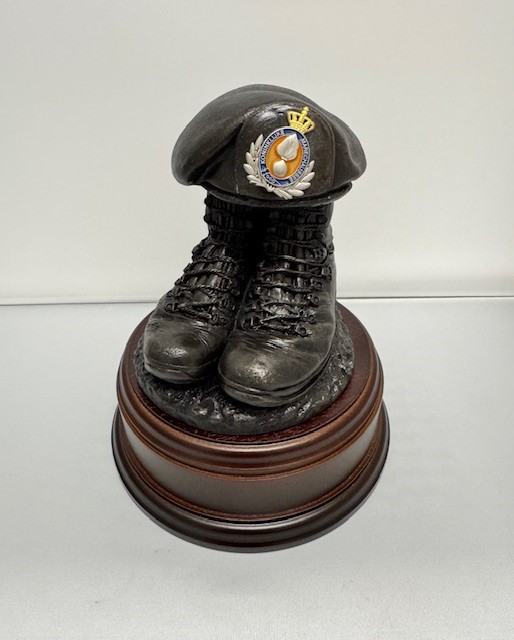 Boots and Beret Koninklijke Marechausse OOF