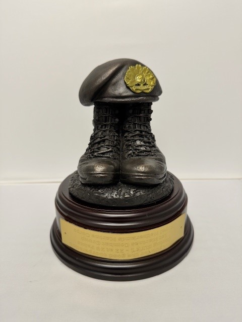 Boots and Beret 45 Painfbat RIOG Gravure