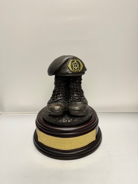 Boots and Beret 13 Herstel Gravure