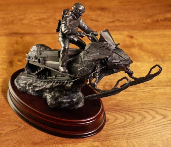 Arctic Warfare Snowmobile Skidoo